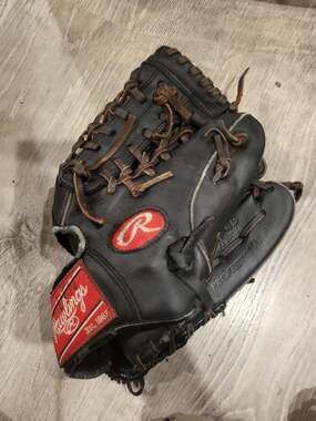 Rawlings Gamer 11-1/3” Glove